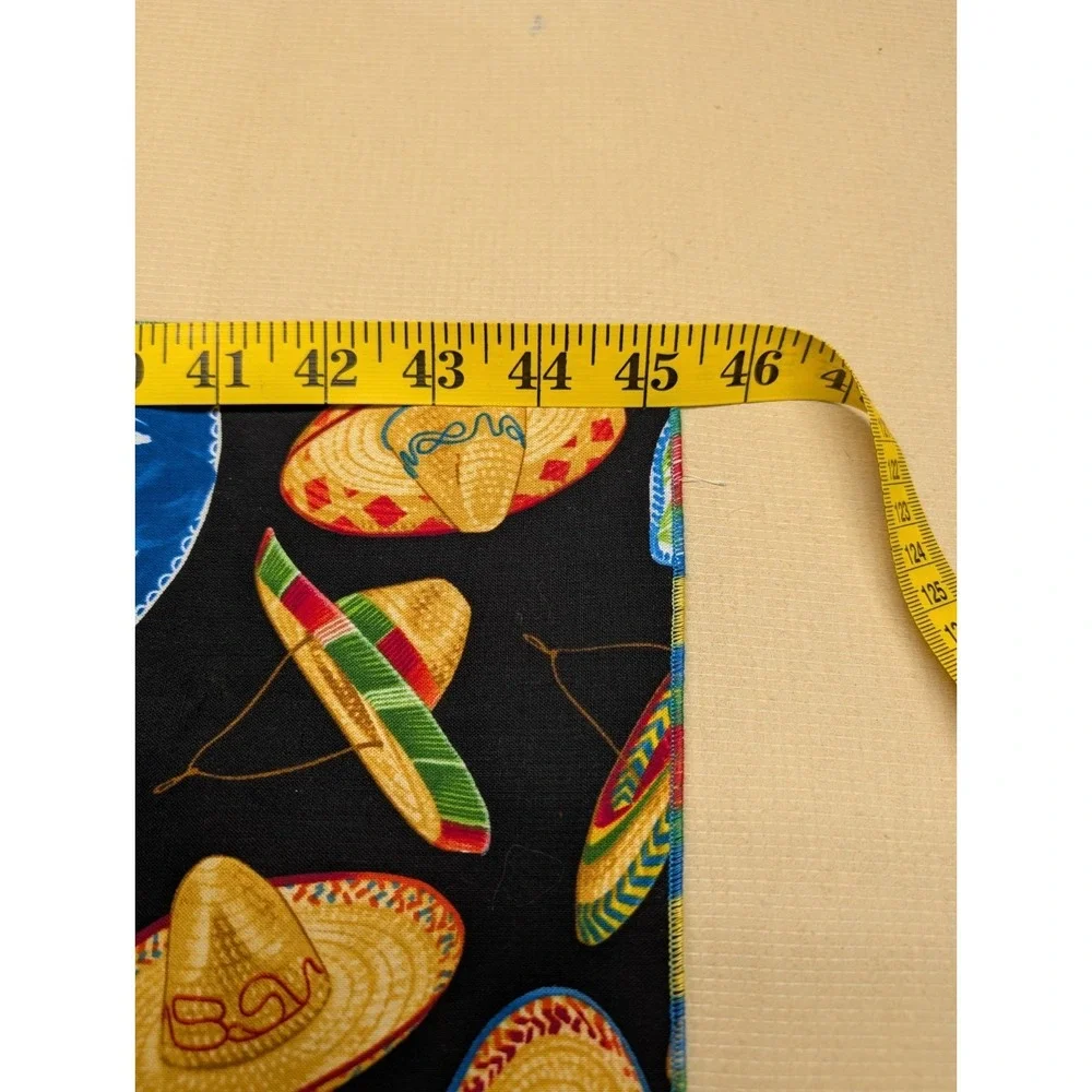 Tablecloth & Napkin Black With Sombreros 42